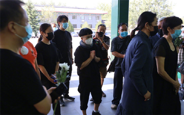 沈力|央视主持人沈力追悼会于北京举行，倪萍、朱迅等现身告别仪式