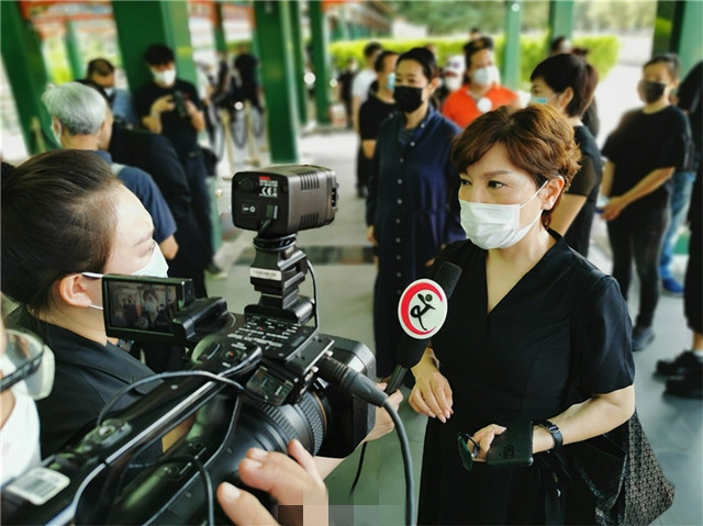 沈力|央视主持人沈力追悼会于北京举行，倪萍、朱迅等现身告别仪式