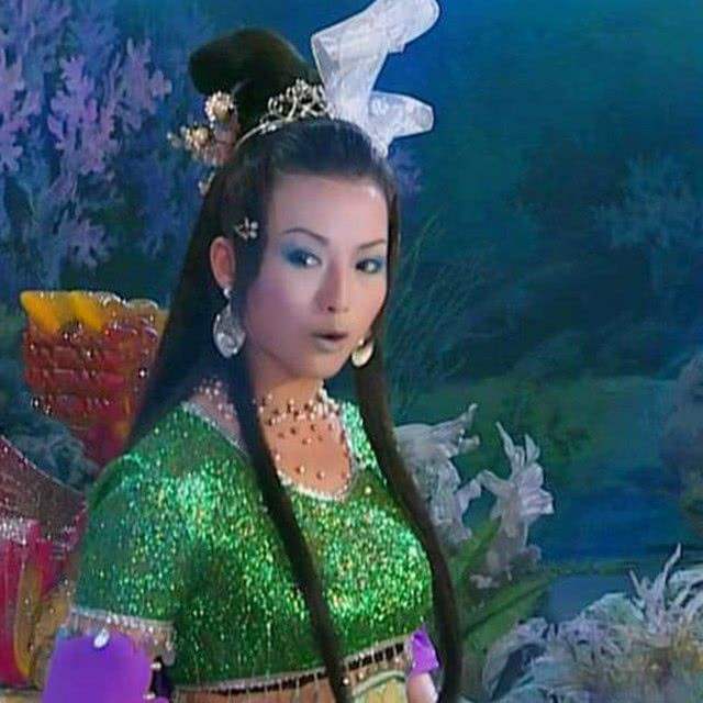 第一位就是刘丹饰演的西海龙女,剧中的她是一个龙宫公主,然而却不怎么