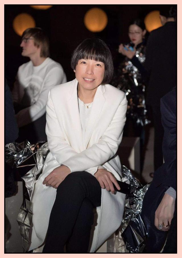看看她怎么跻身为一线主编,成为当今时尚界的"女魔头",说起张宇很多