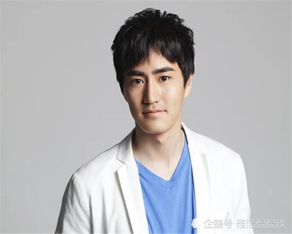 老戏骨|父亲是老戏骨，娱乐圈众多老前辈为其保驾护航，关键是他还特争气