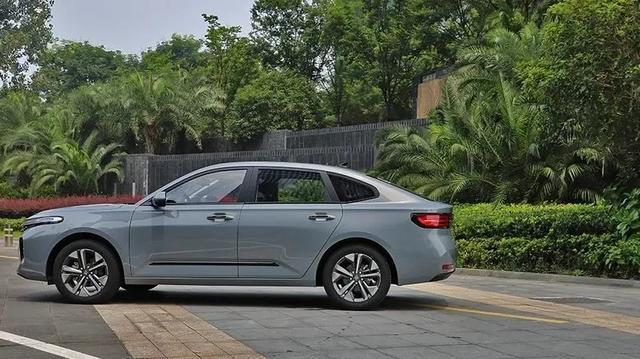 新宝骏rc57万块起的国产车却有70万的设计