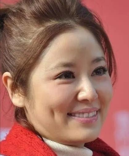 林心如|44岁林心如近照曝光，女性美的畸形定义，是对女人最大的PUA