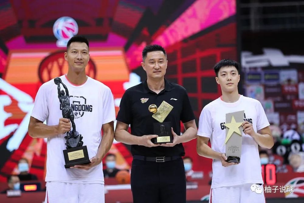 易建联|阿联负伤，北京稳了！？十冠王霸业泡汤了？