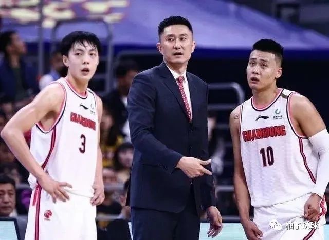 易建联|阿联负伤，北京稳了！？十冠王霸业泡汤了？