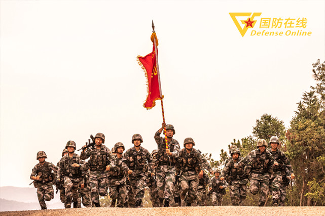 定格最美的瞬间致军人的热血青春