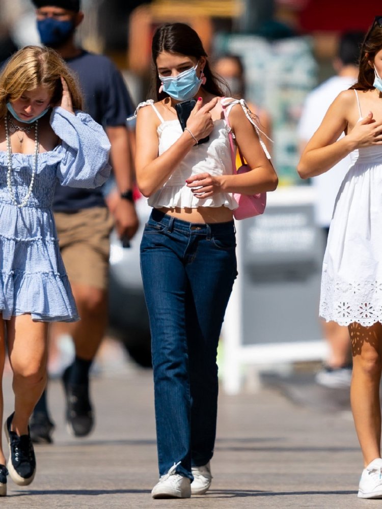 苏瑞·克鲁斯|太漂亮啦！14岁“三公主”苏瑞·克鲁斯现身街头，这气质堪比超模