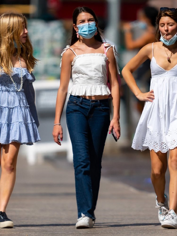 苏瑞·克鲁斯|太漂亮啦！14岁“三公主”苏瑞·克鲁斯现身街头，这气质堪比超模