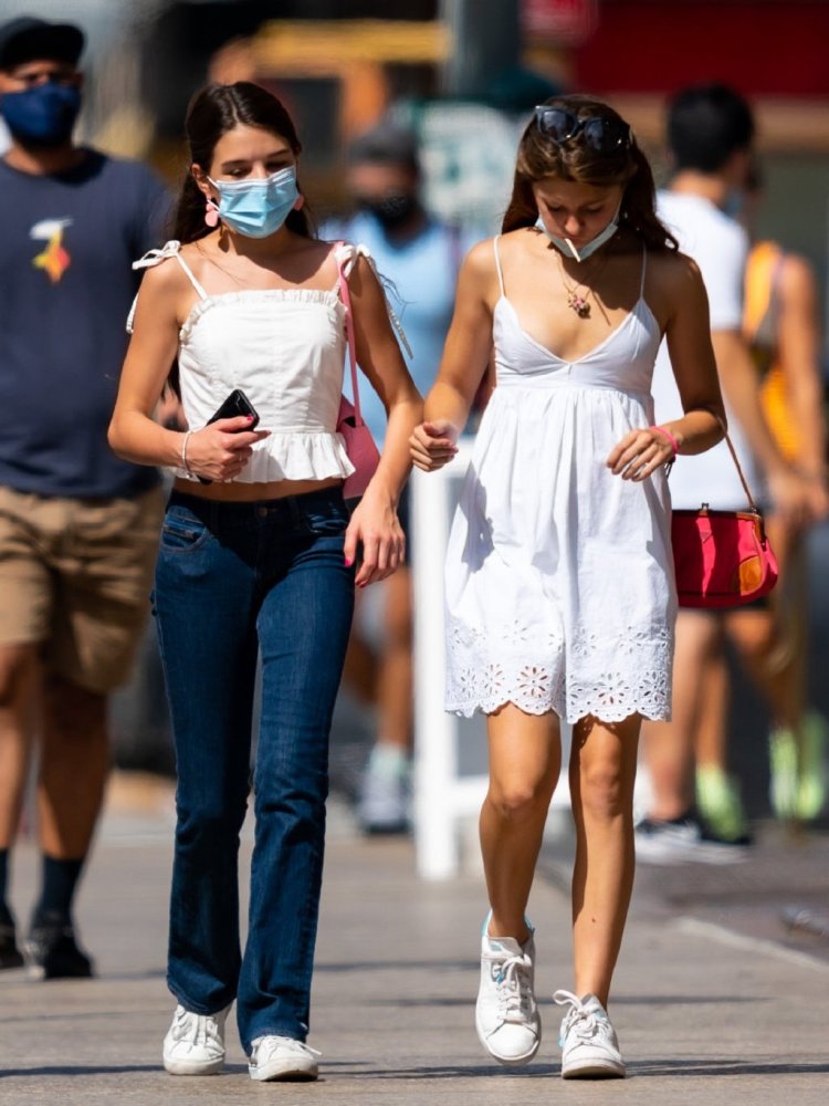 苏瑞·克鲁斯|太漂亮啦！14岁“三公主”苏瑞·克鲁斯现身街头，这气质堪比超模