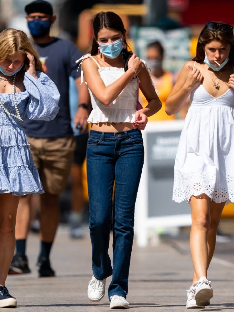 苏瑞·克鲁斯|太漂亮啦！14岁“三公主”苏瑞·克鲁斯现身街头，这气质堪比超模