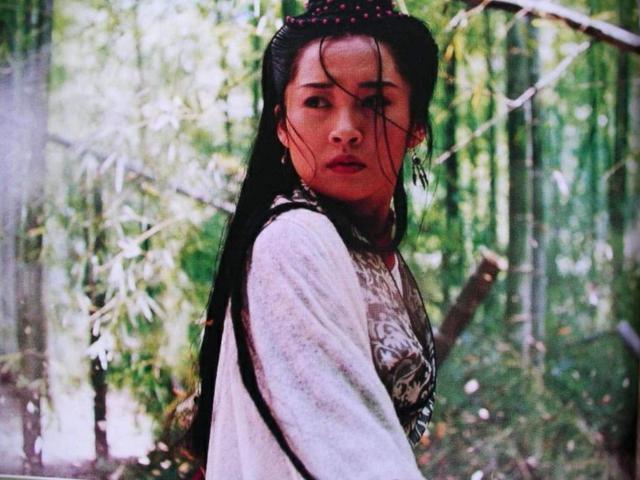 许晴|51岁许晴至今无人娶却依旧风情万种，她虽然作，却有作的资本！