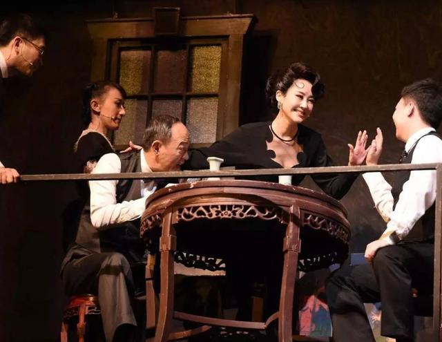 许晴|51岁许晴至今无人娶却依旧风情万种，她虽然作，却有作的资本！