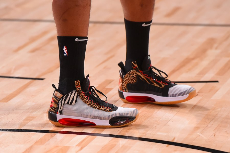 字母哥上脚最新签名鞋塔克塔图姆上脚同款aj34