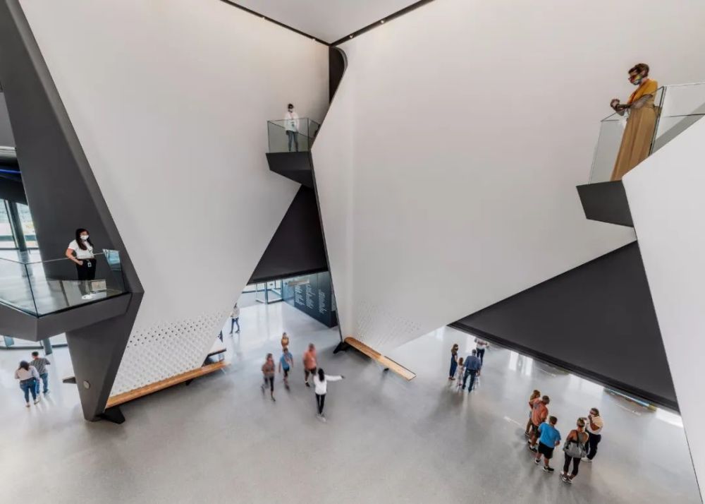 structural systems consist of a steel frame superstructure