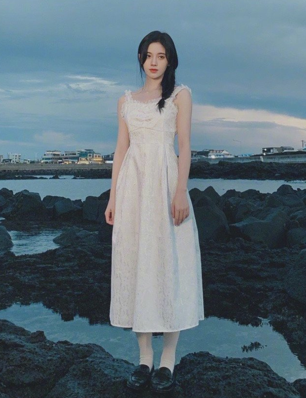 鞠婧祎|鞠婧祎唯美照公开，形象不输年轻刘亦菲，不愧是90后“天仙”