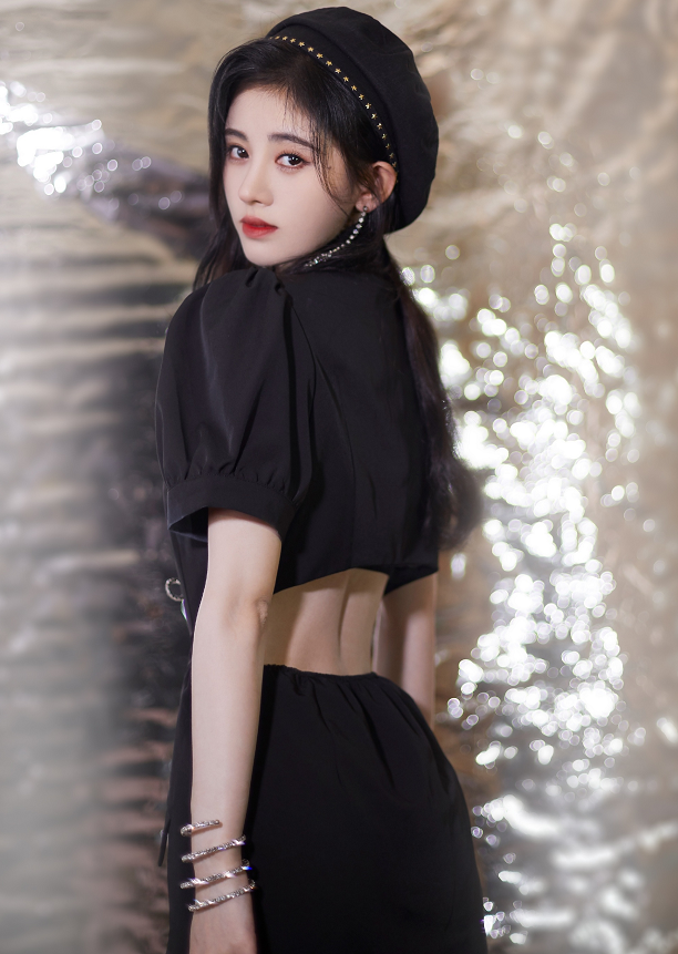 鞠婧祎|鞠婧祎唯美照公开，形象不输年轻刘亦菲，不愧是90后“天仙”