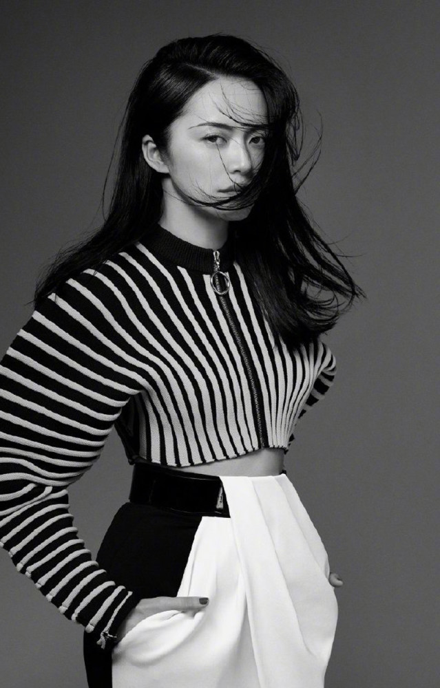 姚晨霸气的裙摆