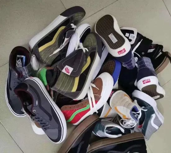 vans闷包哪里买是真的吗vans员工闷包原价多少