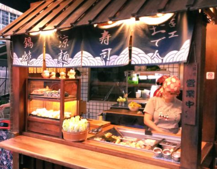 日本人到底多么爱干净?看到街边的小吃摊后,不自觉竖起了大拇指