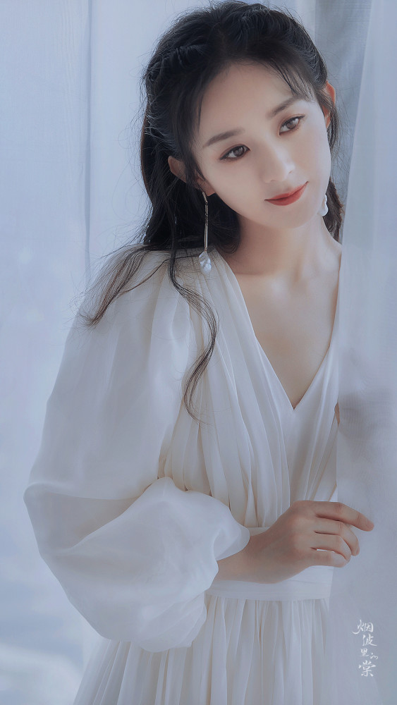 赵丽颖白纱背景写真 美轮美奂 比从前的自己多了一丝柔情 腾讯新闻