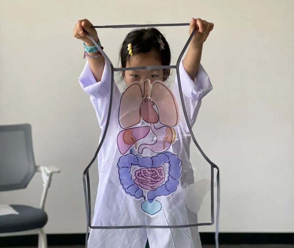 孩子|拍X光片、手术缝合、自制血液循环……娃竟然玩了俩小时没理我！