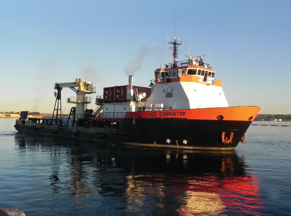 图片:作为海上指挥舰的"霸王"号潜艇救援船,但仍然没有能够救起失踪