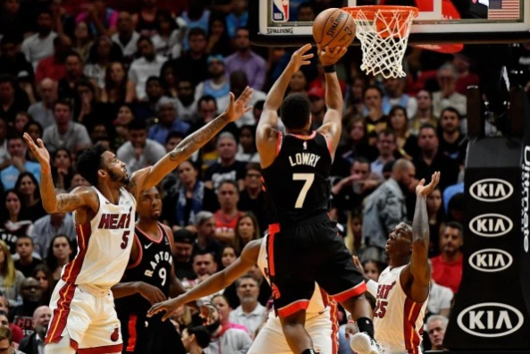 nba湖人vs猛龙重播_NBA直播:猛龙vs热火,东部焦点战,强强对决鹿死谁手!_腾讯新闻