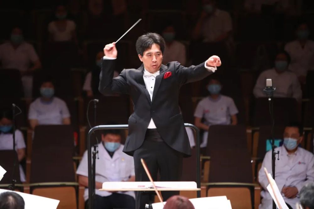 天津交响乐团团长,著名指挥家:董俊杰