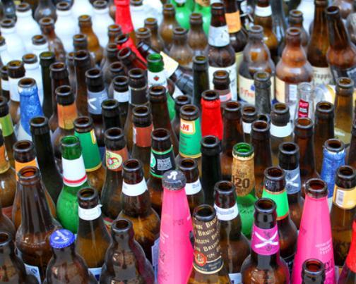 为什么现在收废品大多不回收空酒瓶背后原因令人深思