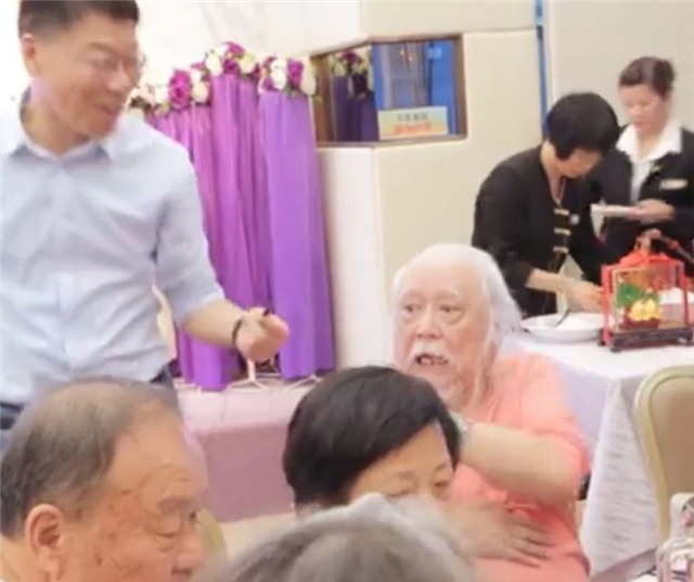 李百龄|国内资深导演李百龄去世享年68岁，死因曝光：血糖过低昏倒猝死