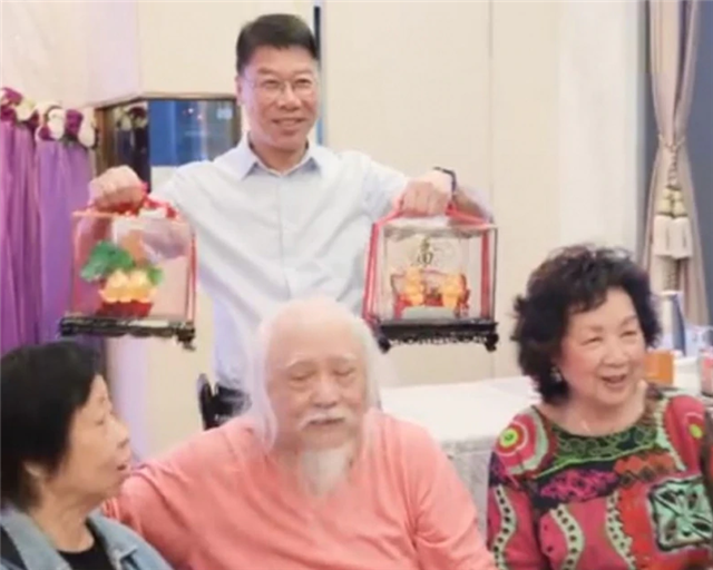 李百龄|国内资深导演李百龄去世享年68岁，死因曝光：血糖过低昏倒猝死