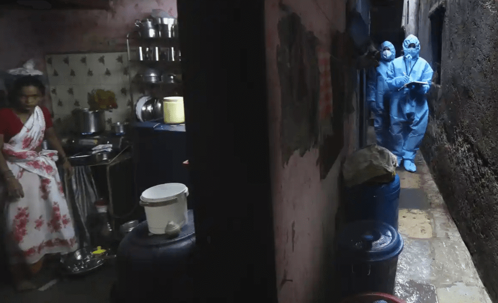 贫民窟|印度女子放弃贵妇生活，拒绝佣人进门，称会从贫民窟带出新冠病毒