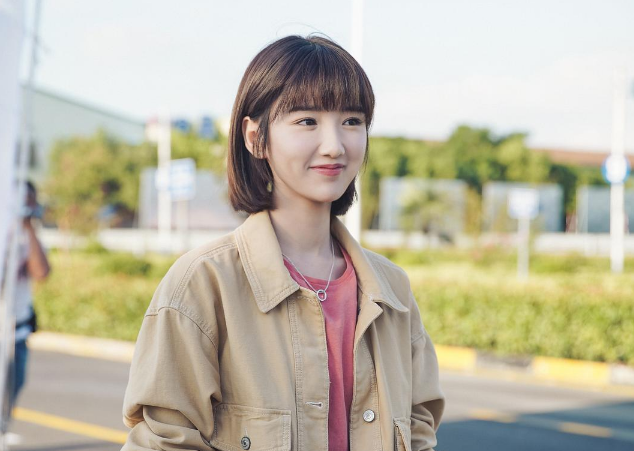 《三十而已》主演旧照被公开,毛晓彤非主流,林有有我没看错吧