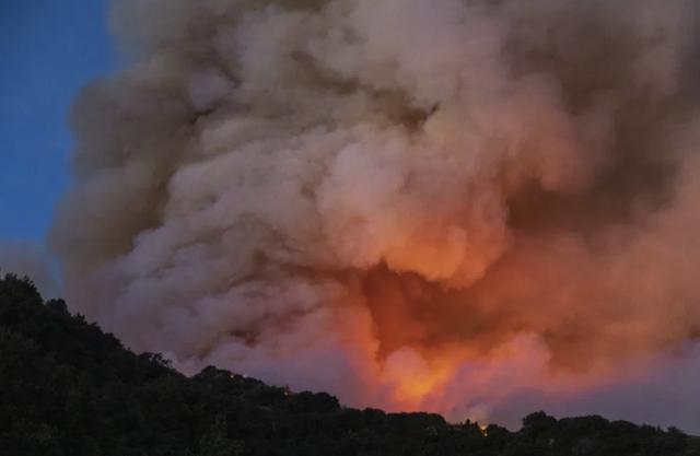南加州|美国加州大火肆虐：烧毁61万亩土地，近8000人被迫撤离