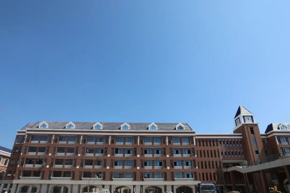 提前探校72个班株洲市二中附小今秋开学