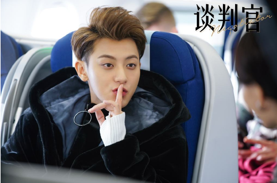 黄子韬|难怪说黄子韬像二哈，电梯口差点发飙，看清吵架对象后：粉丝笑喷