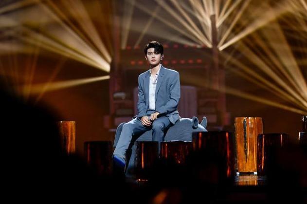 肖战|最受欢迎男演员大洗牌：肖战仅排第三，第一才是大佬