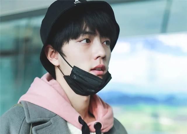 肖战|最受欢迎男演员大洗牌：肖战仅排第三，第一才是大佬