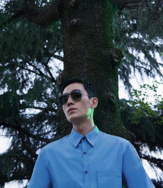 肖战|最受欢迎男演员大洗牌：肖战仅排第三，第一才是大佬