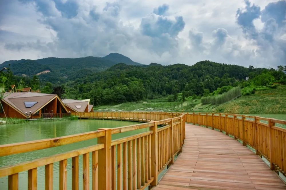 共赴巴山夜雨秋池之约——和谷·秋池酒店正式开业