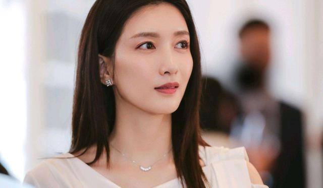 三十而已:王漫妮,就是相亲市场里,很多大龄未婚女青年的缩影_腾讯新闻