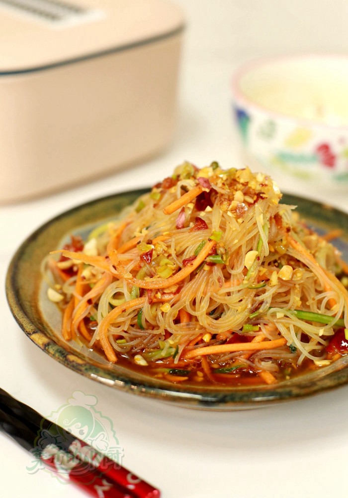 凉拌粉丝,好吃在于"拌汁儿",如此做,拌啥都香!