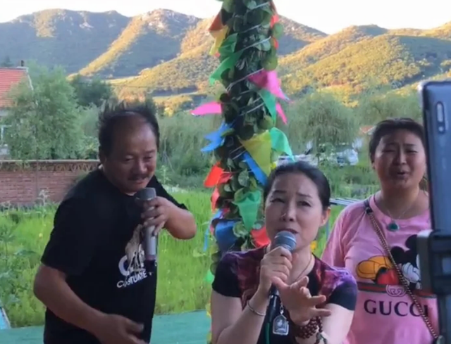 谢广坤|赵本山又一徒弟作风出问题？谢广坤对异性做出不雅行为引争议