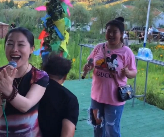 谢广坤|赵本山又一徒弟作风出问题？谢广坤对异性做出不雅行为引争议