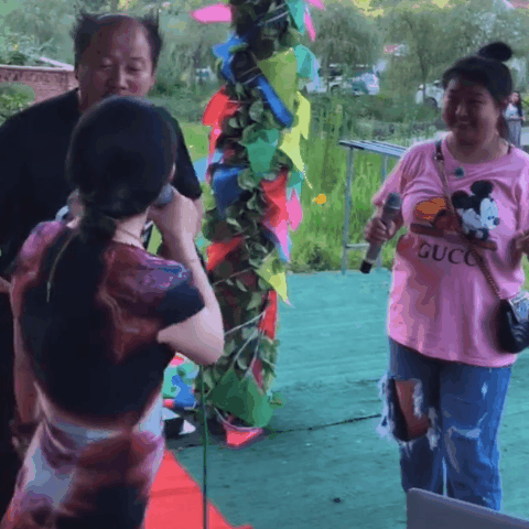 谢广坤|赵本山又一徒弟作风出问题？谢广坤对异性做出不雅行为引争议