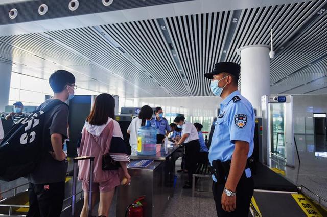 期間,武漢鐵路公安局襄陽公安處會同襄陽東火車站,襄陽客運段等鐵路