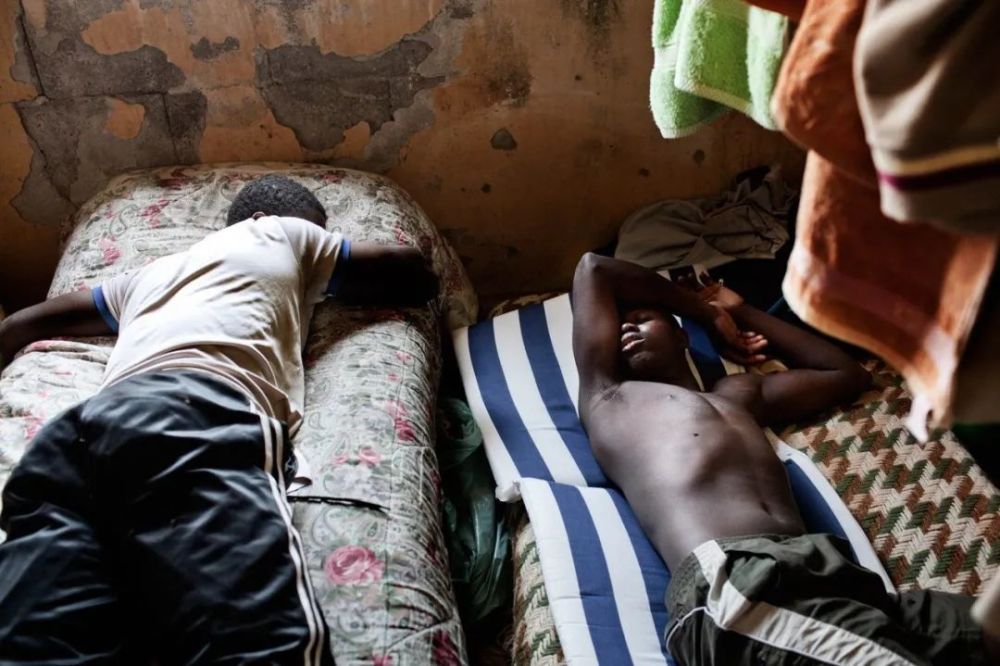 欧洲_时政|富裕欧洲里看不见的角落