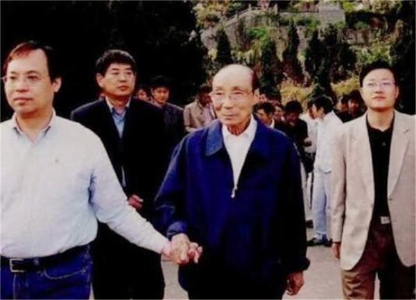 邵逸夫|邵逸夫：107岁仙逝时，膝下4个儿女，却无人愿继承他的遗产