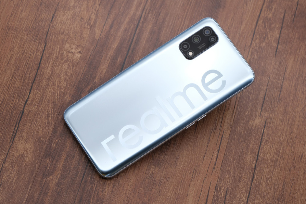 1399元realme v5,5g和高刷新率都有,长得还很像华为p40