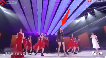 万茜|万茜，以一己之力拉垮浪姐收视的真皇族…